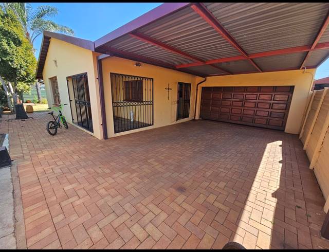 4 bed property for sale in MONTANA TUINE